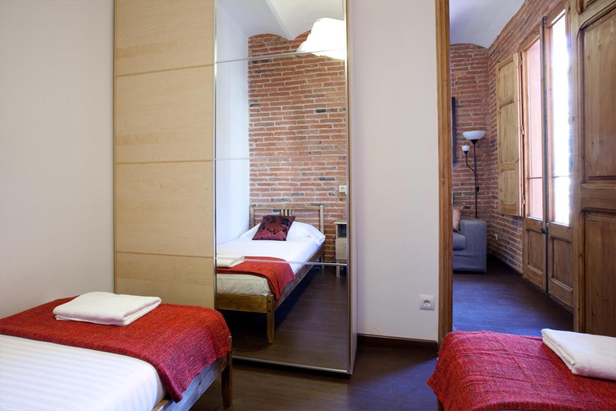 2-Bedroom Apartment For Families Барселона Экстерьер фото