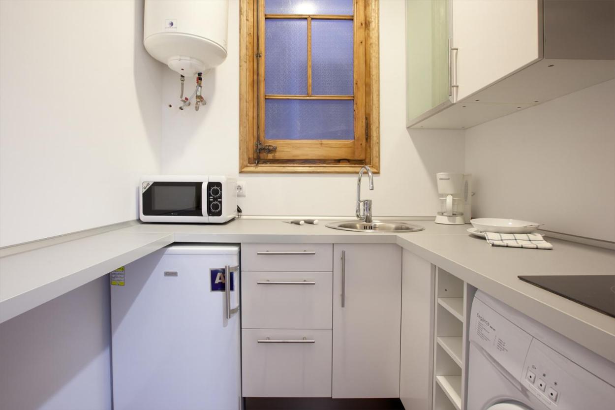 2-Bedroom Apartment For Families Барселона Экстерьер фото