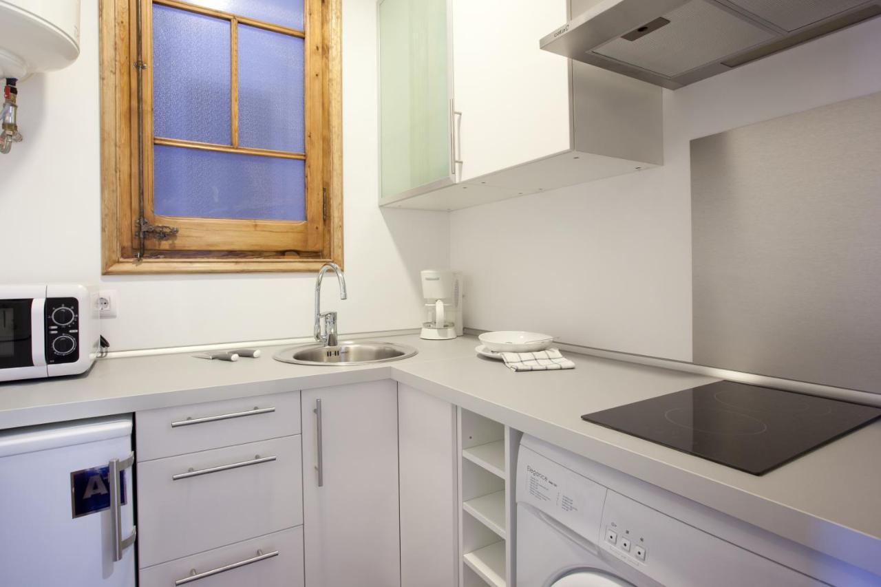 2-Bedroom Apartment For Families Барселона Экстерьер фото