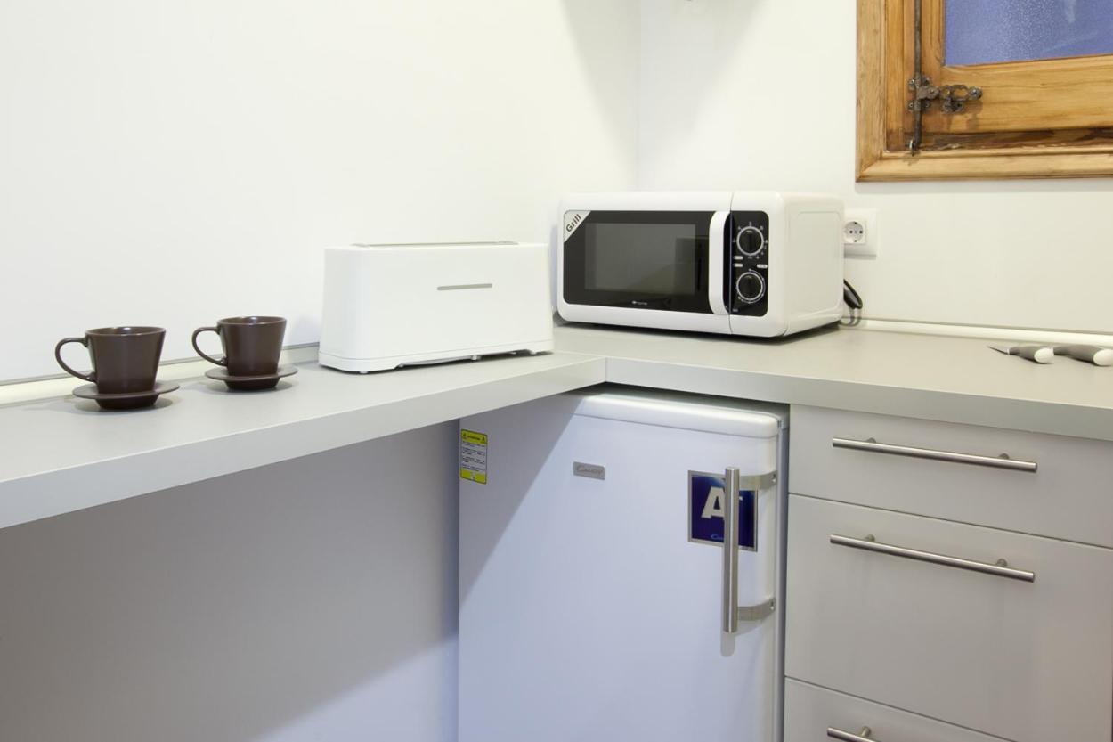 2-Bedroom Apartment For Families Барселона Экстерьер фото